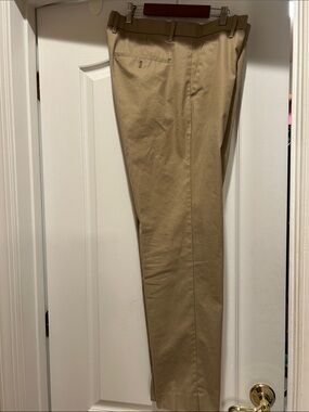 GAP Men's Chino Pants in Tan